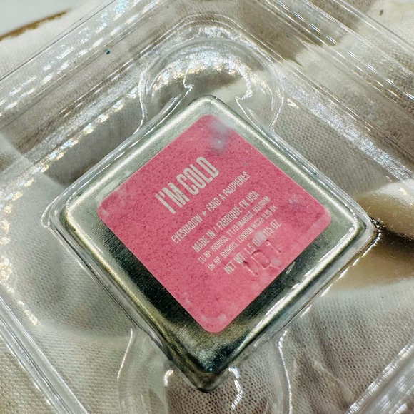 NEW! Jeffree Star Cosmetics Artistry Singles I’m Cold Eyeshadow - Picture 14 of 14